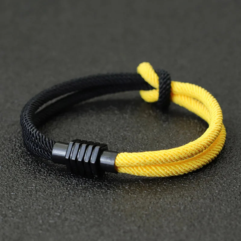 Bracelet Eternal Knot Represents a strong and endless bond