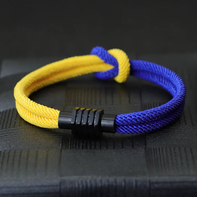 Bracelet Eternal Knot Represents a strong and endless bond