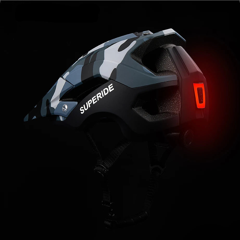 Casco de ciclismo con luz trasera LED recargable - CE EN 1078, 15 ventilaciones, 5 colores, 2 tallas