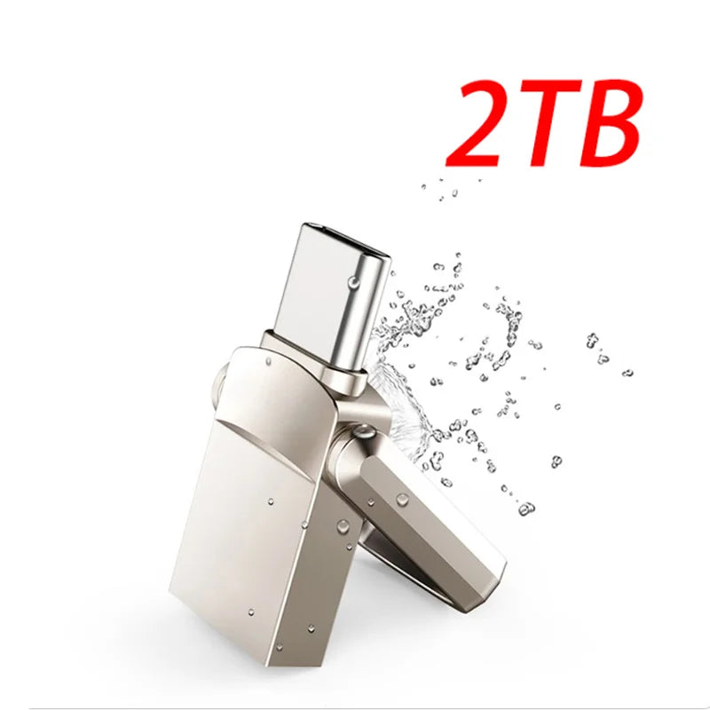 The image shows a silver USB flash drive with a dual connector, compatible with Type-C and PC/Mac. It highlights the 360° steel ring hook for easy switching between devices.