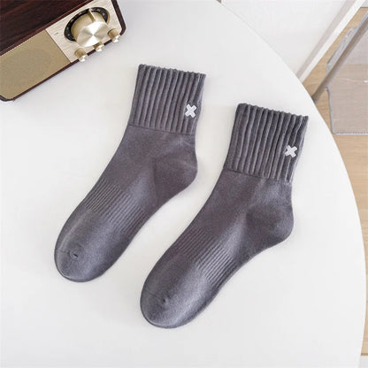 Calcetines de algodón bordados a media pantorrilla - UE 38-44, 4 colores, unisex