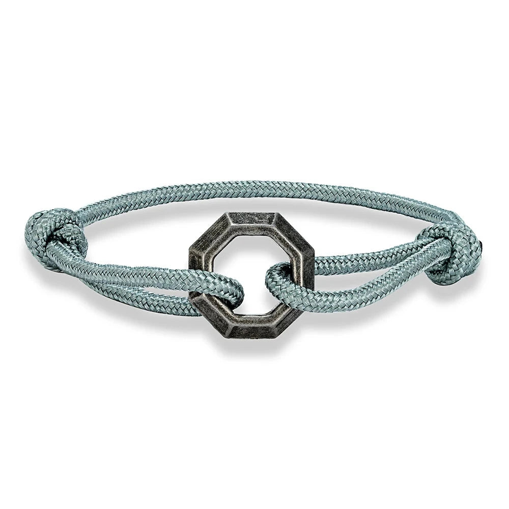 Eterna Loop symbolizes continuity and modern style. deideas