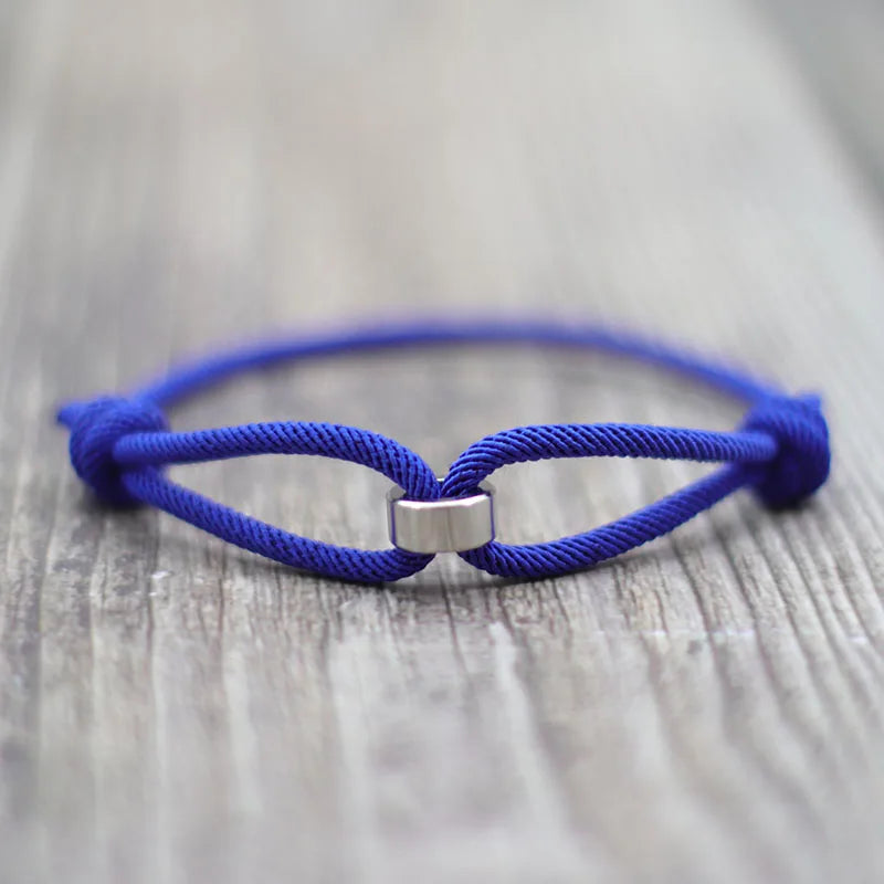 Pulsera de Cordón Trenzado – Estilo Minimalista Ajustable