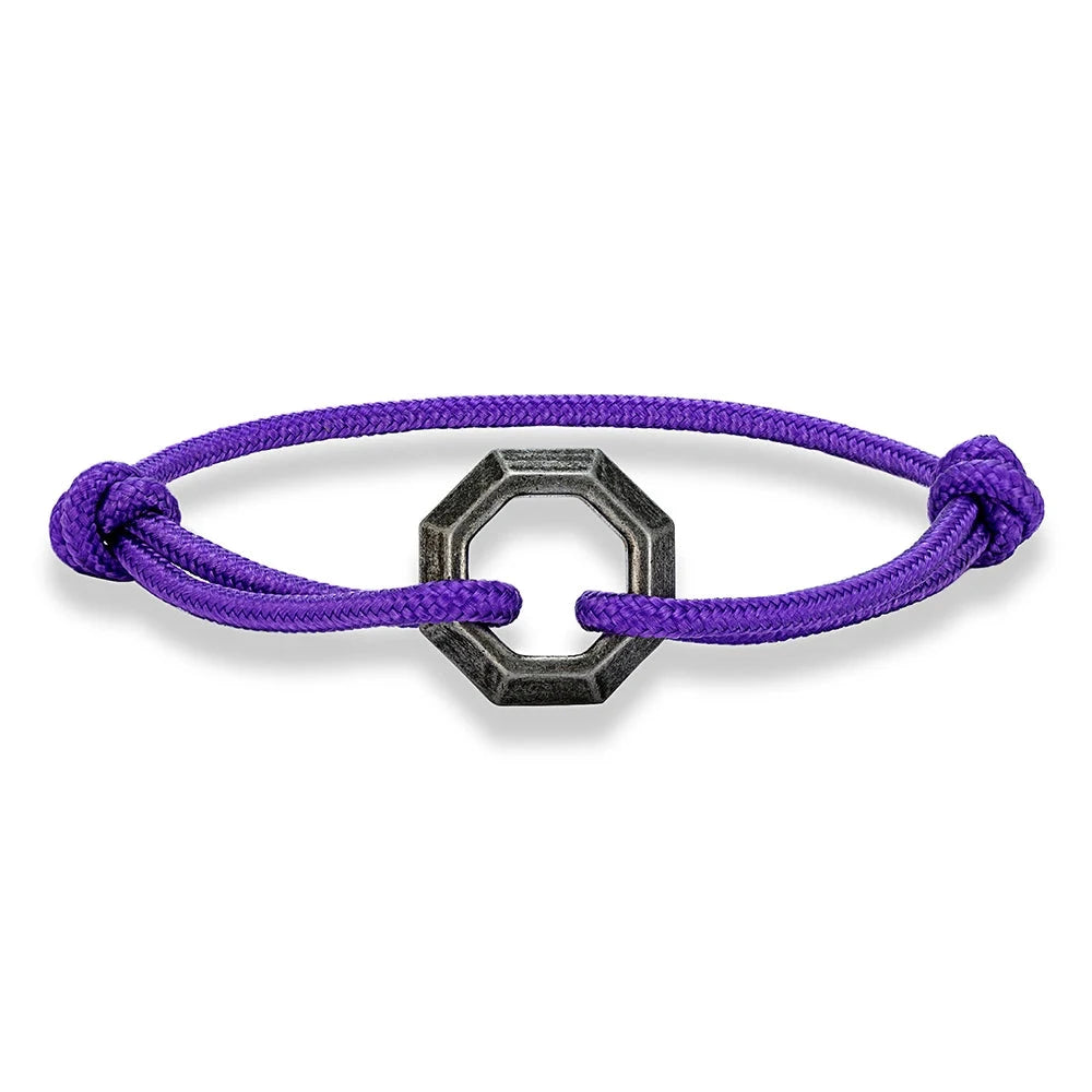 Eterna Loop symbolizes continuity and modern style. deideas