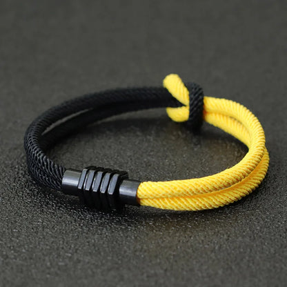 Bracelet Eternal Knot Represents a strong and endless bond