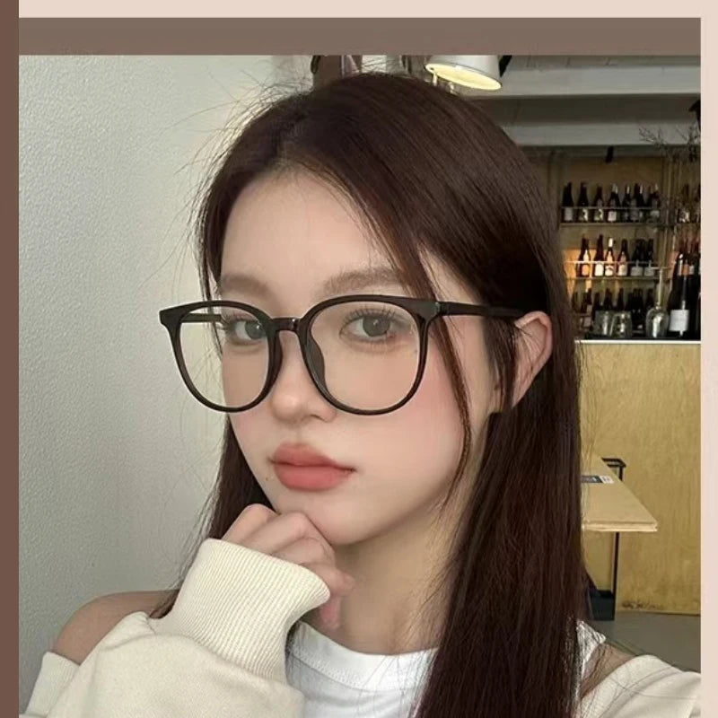 Photochromic Large Frame Sunglasses - UV400 Fashion Eyewear for Office & Outdoor