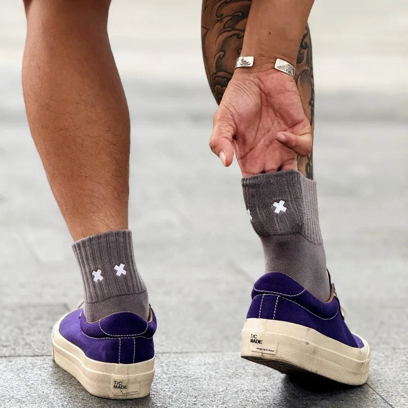 Calcetines de algodón bordados a media pantorrilla - UE 38-44, 4 colores, unisex