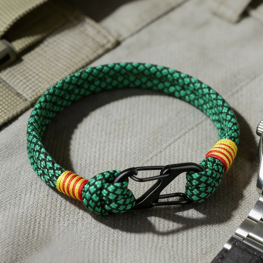 Two-Tone Rope Bracelet for Men – Zinc Alloy Carabiner Clasp