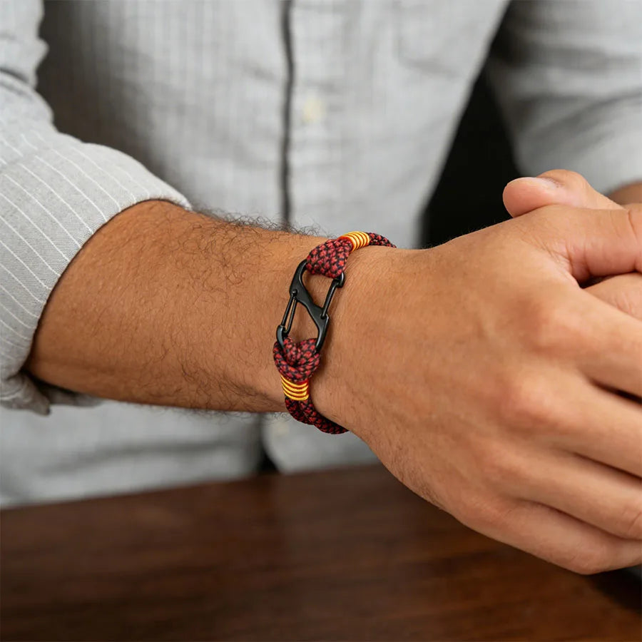 Two-Tone Rope Bracelet for Men – Zinc Alloy Carabiner Clasp