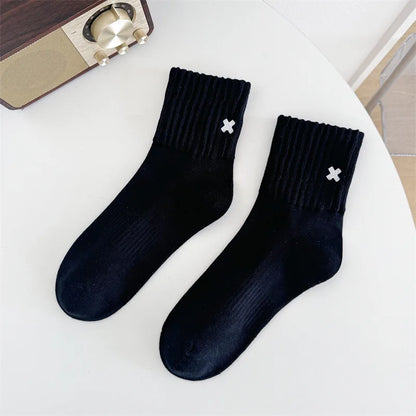 Calcetines de algodón bordados a media pantorrilla - UE 38-44, 4 colores, unisex