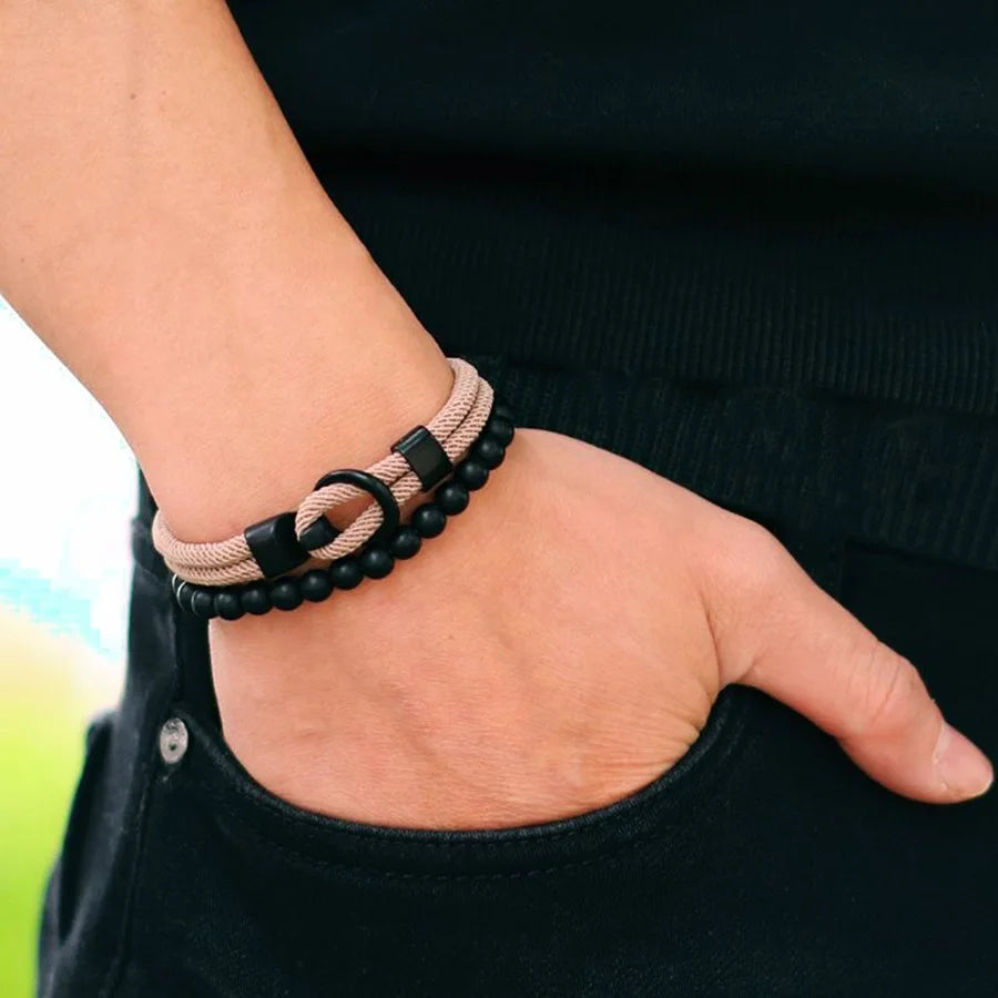 Bracelets Onyx Minimal A simple but powerful set, with the elegance of onyx